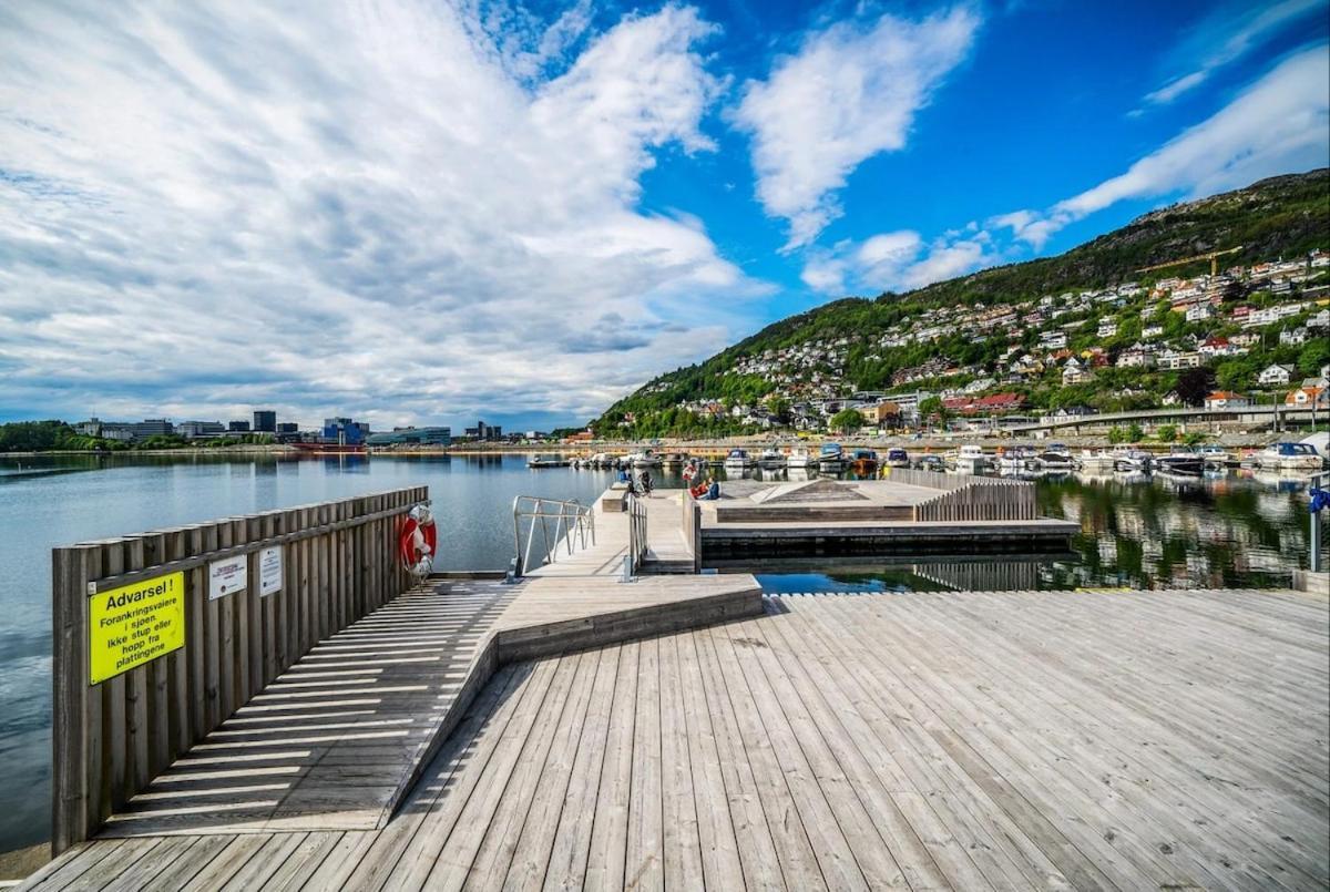 Near Center With Free Parking Bergen
